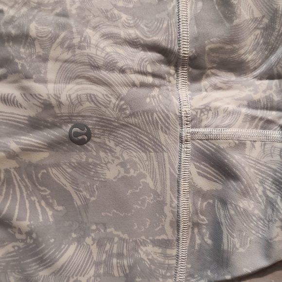 Lululemon leggings - Picture 4 of 6